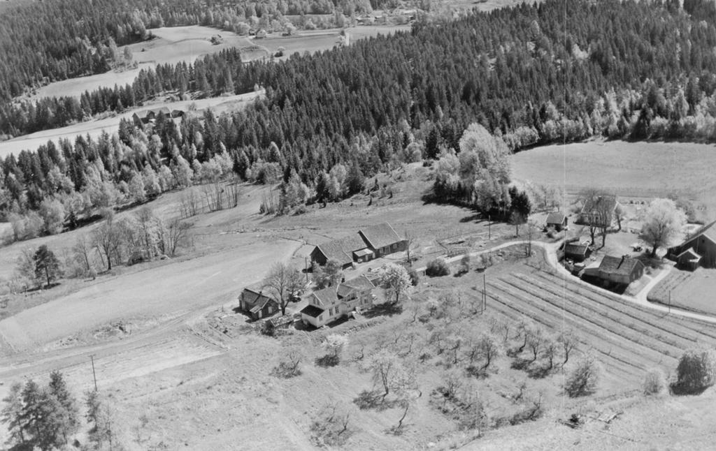 Flyfoto av Holtergårdene tatt i 1959.