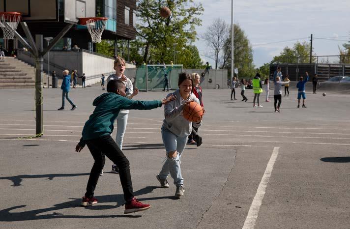 RUTINER VED NYANKOMNE ELEVER TIL BÆRUMSSKOLEN Særskilt språkopplæring i innføringsklassene I Bærum er det et særskilt språkopplæringstilbud for nyankomne elever i innføringsklassene (IFK) ved Evje (2.