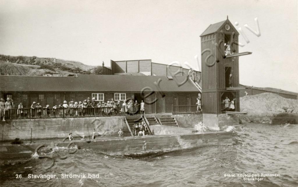 Vedlegg 4 Historie og utvalgte bilder Badeanlegget var populært på 1930-tallet. (Stavanger byarkiv) Stavanger Svømme Clubs virksomhet holdt til på Strømvik fra 1914.