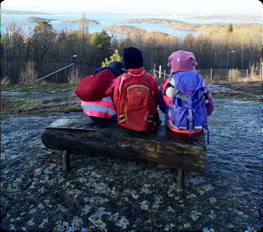 For at barn skal føle seg trygge trenger de en trygg base som utgangspunkt og en trygg havn som de alltid kan søke tilbake til.