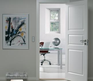 Standard for denne boligen (inkludert) Swedoor Easy Slette dører, hvitmalt Easy er en funksjonell innerdør som dekker ditt