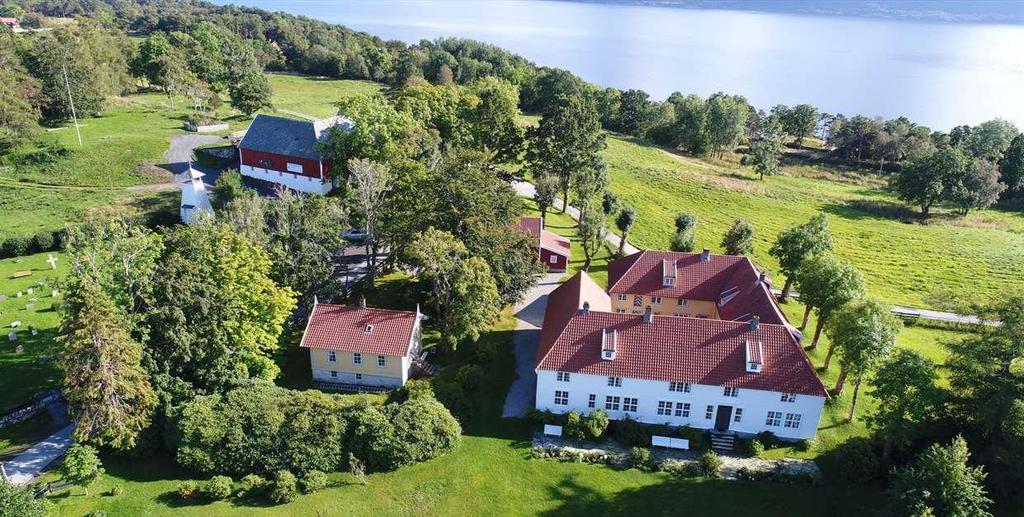 Måndag 31. august Tidleg avgang: skrin og ungdommar går om bord i Bakkejekta og seglar til Svanøy. Distanse Kinn-Svanøybukt på Svanøy: ca. 12 nautiske mil.