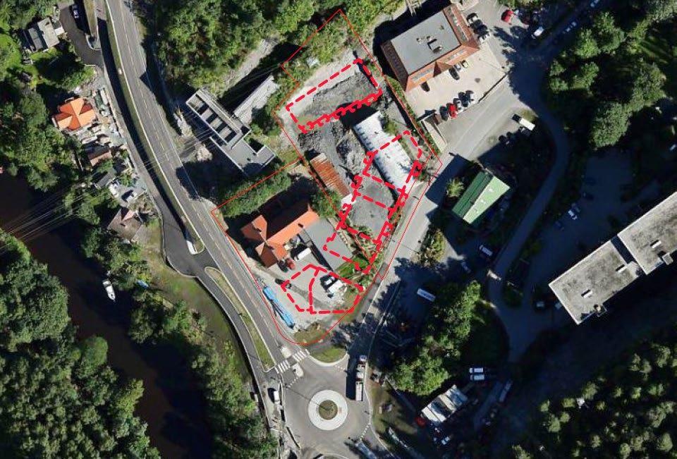 12 Figur 1: Eksisterende situasjon med forslag til ny bebyggelse stiplet i rødt. SAKEN I KORTE TREKK Planforslaget er fremmet av Link Arkitektur AS pva. Bonava Oslo AS (tidligere Urbanium AS).