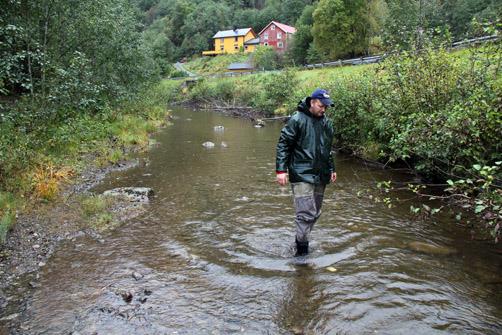 Langfredagsnes som viser innløp (A),