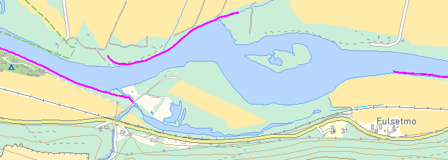 750 meter langt men høydeforskjeller (fall) og mulighetene for åpning av elvebredd for å slippe inn vann ble ikke godt kartlagt under befaringen.