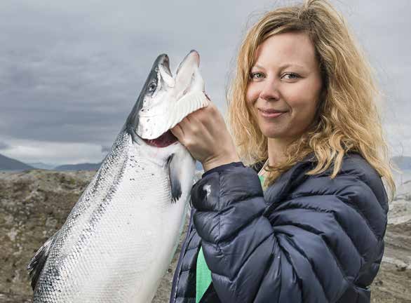 Synlig bedrift Det jobber ni personer ved hovedkontoret i Lanessenteret. Deriblant administrerende direktør Renate Larsen fra Rebbenesøya i Troms.