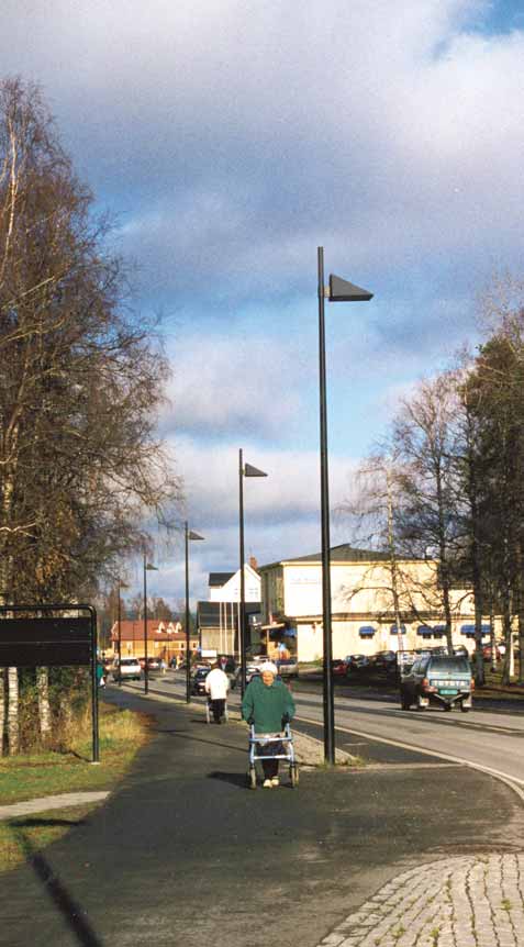 DEL I 12 RAUFOSS adkomst til et stort parkeringsanlegg i tilknytning til Raufoss ASA (tidligere Raufoss Ammunisjonsfabrikk).