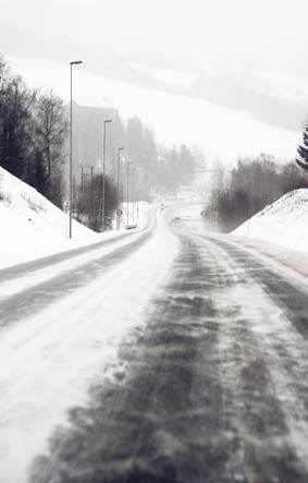 INFORMERE OG VARSLE TRAFIKANTENE Sørge for effektiv adkomst og arbeidsforhold for redningsetater. Sørge for at trafikantene er informert. Opprettholde best mulig kapasitet for vegtrafikken.