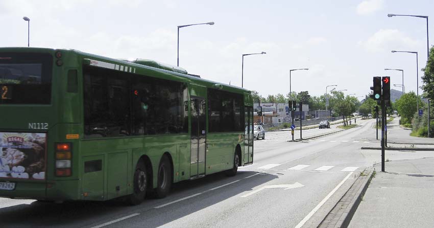 STYRE TRAFIKKEN Prioritering av kollektivtrafikk i signalanlegg har vist seg svært lønnsomt med store reisetids - gevinster. 6.2.