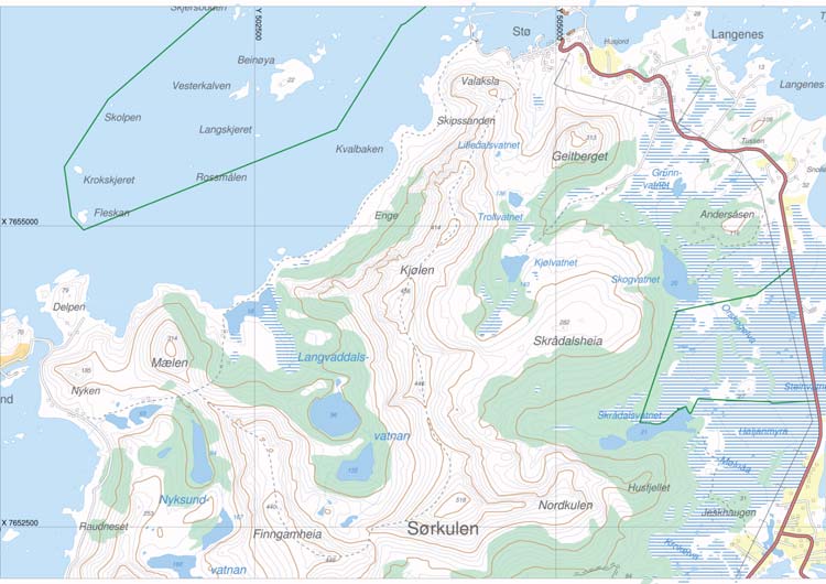 Stø Nyksund NYKSUND var rundt forrige århundreskifte et av de største fiskeværene i Vesterålen. I 1900 hadde stedet 127 fastboende, men under vinterfisket økte folketallet med flere hundre.