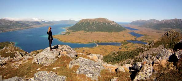 helt ut mot Andfjorden og Senjafjellene.