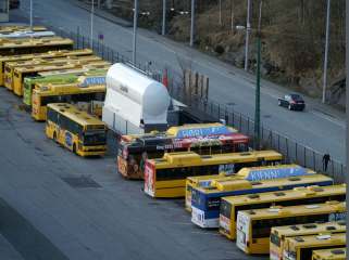 bars trykk. Gassen fylles deretter på gassbussen med dispenser. Fordi utgangspunktet er LNG blir slike stasjoner benevnt LCNG. Bilde 15: LCNG fyllestasjon på Mannsverk.