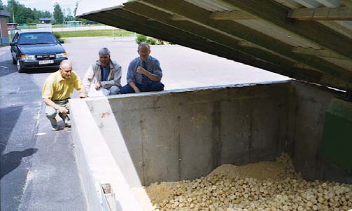 Pellets har sine fordeler ved at det er tørt, lagringsstabilt, homogent og enkelt å transportere både fra produksjonssted til forbruker og innad i brenselanleggene.