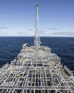 Høyre: Prosessanlegget på Skarv FPSO.