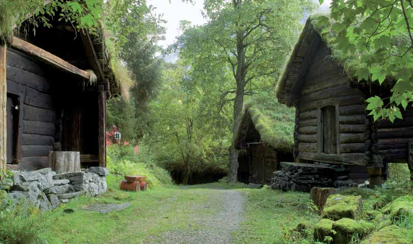 Hardanger Folkemuseum. Stalheim Museum. NASJONALROMANTIKK OG KLASSISISME Fleire historiske orginalmiljø har tilknyt - ting til kunstnarar. TROLDHAUGEN er bygd til vår store tonekunstnar EDVARD GRIEG.