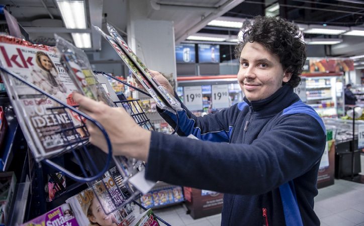 Fikk jobb: Andreas Hansen (21) gikk rett fra arbeidspraksis og inn i fast jobb. Andreas Hansen (21) gikk rett fra arbeidspraksis til fast jobb på REMA 1000.