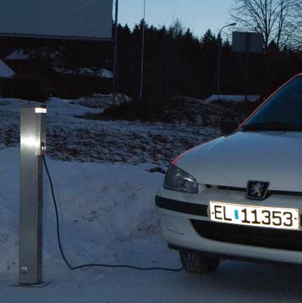 Strømuttak til parkeringsplasser er spesielt tilpasset kjøretøy med elektrisk motor- og kupévarmer, og som ladestasjon for elektriske biler.