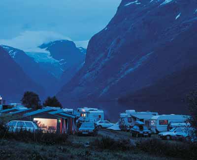 Økt komfort Fornøyde kunder Gir mulighet for helårsdrift Markedets ledende strømuttak til campingplasser for bruk til campingvogner, bobiler og motorvarmere (vintercamping).