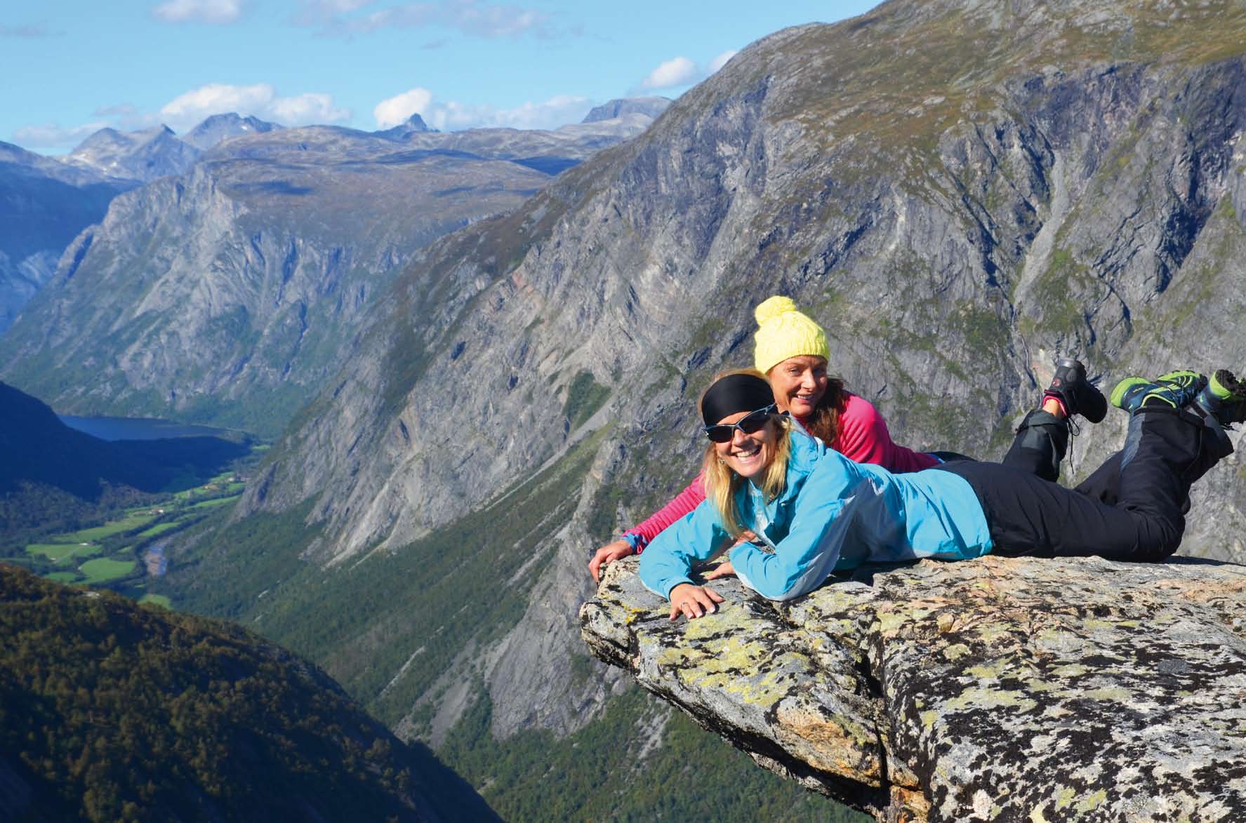 JENTETUR NORGE HOLD PUSTEN for en jentetur Det skal noe til å målbinde et helt knippe jenter på tur. Romsdalsregionen klarer det med bravur.