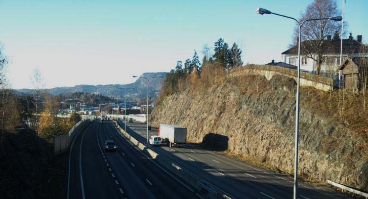 Rød strek angir hovedsykkelveg, gul strek er gang- og sykkelforbindelser og blå strek viser kollektivtrasé.