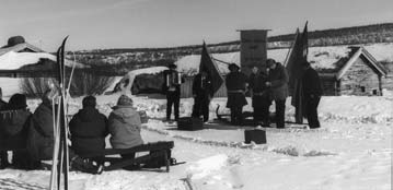 Øytun folkehøgskole (1917 ) og Den samiske folkehøgskole (1936 2000). I dag heiter det: «Samemisjonen ser det som en oppgave å ta vare på samisk språk og kultur.» 53 1.