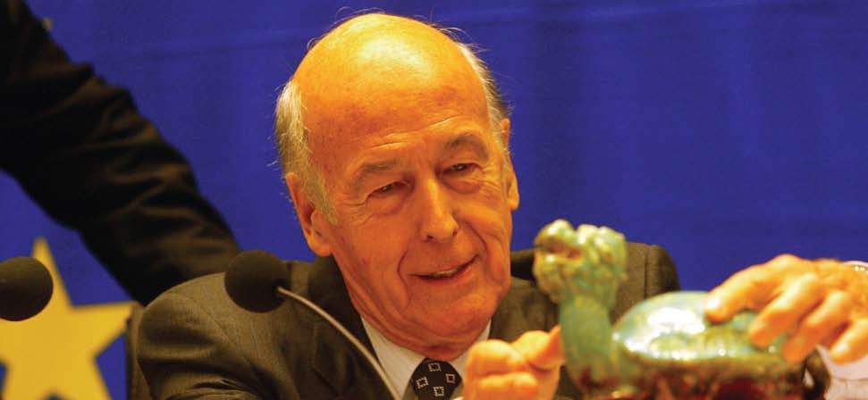 Giscard d Estaing Kall det reformtraktat! Først var det opplagt at det skulle bli en europeisk konstitusjon.