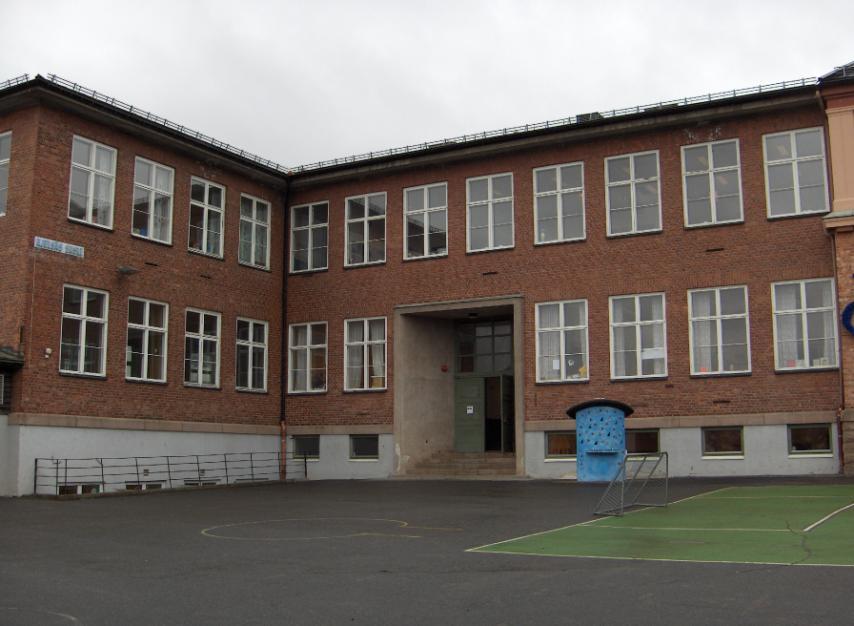 I 1959 måtte skolen igjen utvide med en