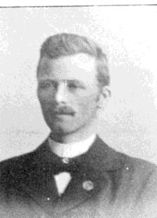 Annonse i Søndmøre Folketidende 23.11.1904 Mathias Nicolai Brække 1873 1919 av Aud Farstad Mathias Brække var frå Ørsta der faren var snikkar.