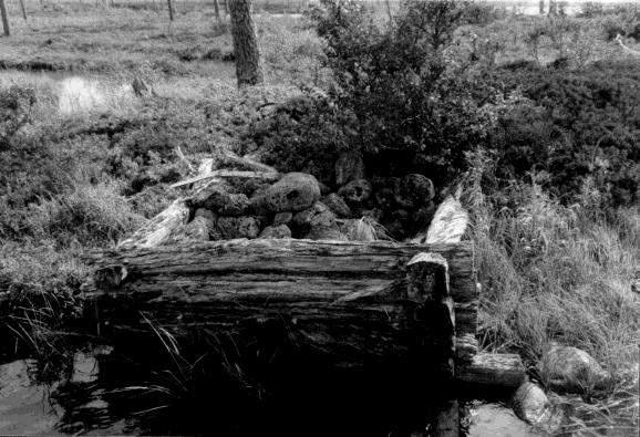 Magasindammen i Leirsjøen Teknisk beskrivelse av bygging av en fløtningsdam i tre En generell beskrivelse av hvordan man bygger en dam finner en i Skogteknisk handbok av Wilhelm Ekman.