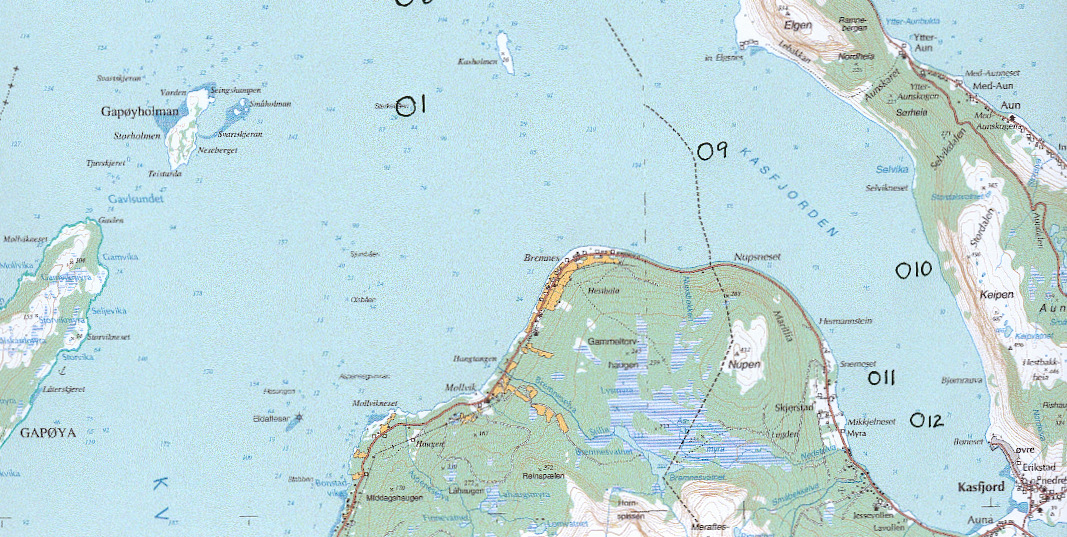 Med: Odden på ytre Elgsnes unna nordenden av Kasholmen, og Klompanaksla i Kasfjorden skal stå mot Nupen. 2. Tjuvskjærgrunnen. Karakteristikk: Sei, torsk i bakken.