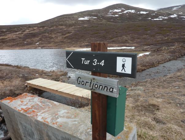 Foto: Storm Øyen Flott utsikt mot dalen og Rondane. 1440 m.o.h. Rundturer ved Folldal Gruver: 1,0 2,0 t Fire rundturer av forskjellig lengde.