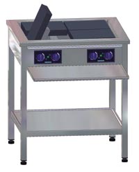 Tilleggsutstyr Sidehylle Kvalitetskokebord med plater som kan vippes opp Det robuste kokebordet MKK kan leveres med 2, 4 eller 6 kokeplater som kan vippes opp.