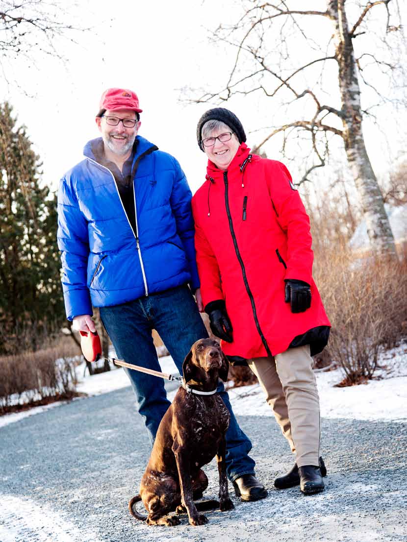 Grete Tørring (66) går tur med hunden Borga to timer hver dag, ofte sammen med ektemannen Arne Tørring (68).