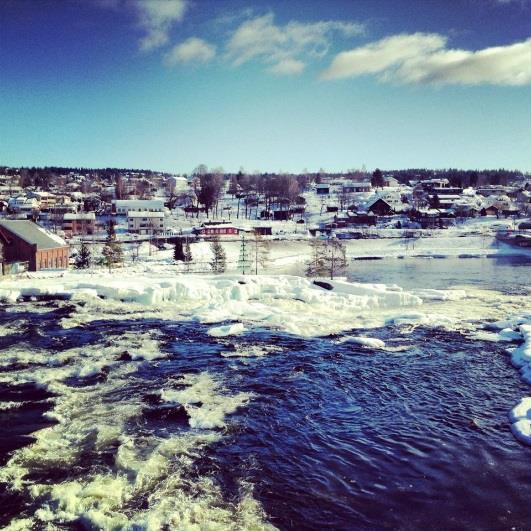 Hjertelig velkommen til et besøk i vår restaurant, hvor du også kan se litt fra Kongsbergs historie; Sølv og orgelpiper. Prøv våre velsmakende retter fra vår spennende meny! VELKOMMEN!