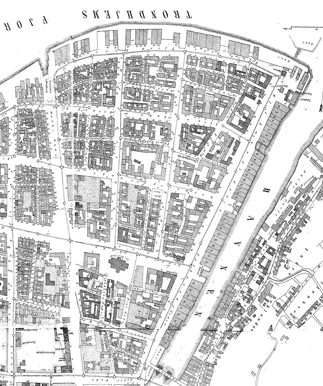 Kapittel 5 - eit Venezia i tre seld til Staten og frå 1915 vart Stiftsgarden offisiell kongebustad. Både Møllmannsgården og Stiftsgården gjekk tidleg ut av privat eige.