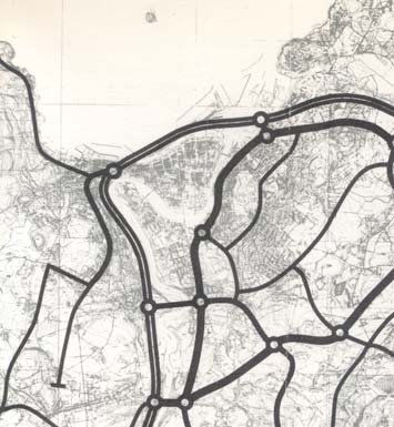 Kapittel 6 Rivingsiverens tiår Figur 6.12: Generalplanens forslag til trafikksystem med eit utanfrå-matingssystems og tunge tangentar i nord og aust.