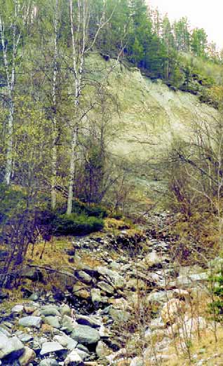 GRÅSTEINEN 4 SIDE 10 Snø til breis: Isbreer dannes i områder hvor det faller mer snø enn det smelter hvert år.blir snøen liggende vil det bli en tetthetsøkning fra ca.0.1 g/cm 3 for tørr, nyfallen snø til ca.