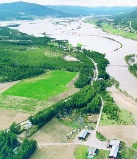 GRÅSTEINEN 4 SIDE 17 Elvesletter og flom Elveslettene omfatter som ordet sier, de flatene som ligger nærmest inntil elvene. I sidedalene hvor elvene er bratte, foregår det vesentlig erosjon i dybden.