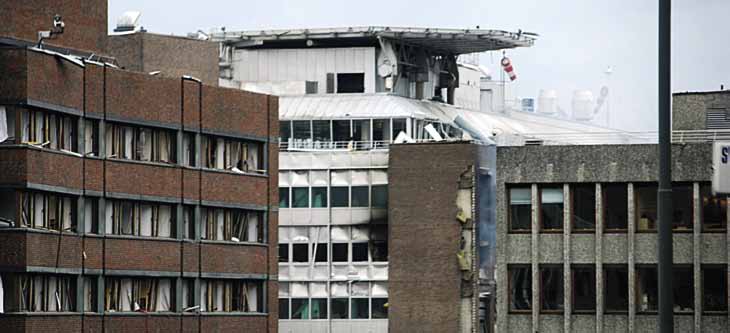 slivet etter bomben Foto: Runar Nørstad, ANB De som skal gjøre forholdene bedre for,har jobbet så vanvittig mye at de må få lov til å senke skuldrene litt, sier han.