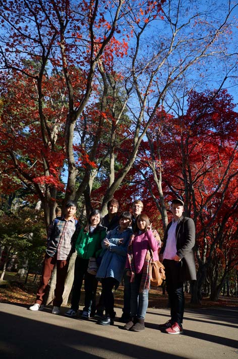 Avslutning Dette har vært en fantastisk dag for oss hvor vi har vært å sett på de utrolig flotte høstfargene i Kousetsu-parken, ønsket oss forskjellige ting på Yukura-tempelet og tatt et godt fotbad