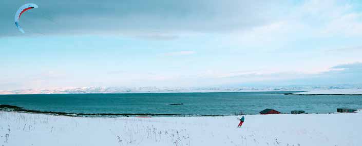På ski kan du nyte Tana-Varangerløypa over ni mil, som er kåret til en av Norges syv beste skiløyper.