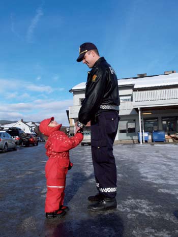 23 styring av ressursene og effektiv kriminalitetsbekjempelse.