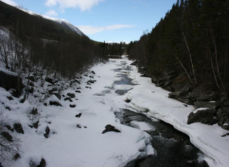 Simuleringer med vannføringsdata fra dette året viser at vannføringen etter utbyggingen av Rosten kraftverk hadde ligget på 4,3 m 3