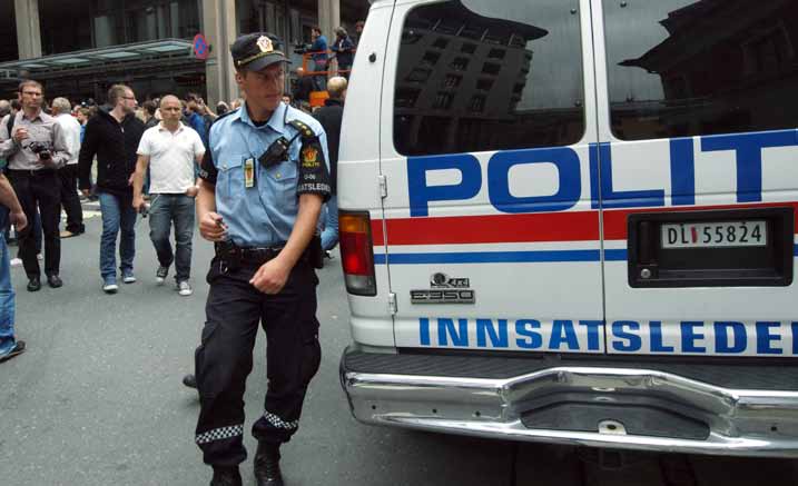 8 Bemanning Oslo opprettholder «22.-juli»-stillinger Får fortsette: Uken etter 22. juli 2011 ble det hastetilført midler til 95 politistillinger i Oslo politidistrikt.