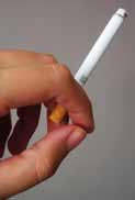 HVEM TJENER PENGER PÅ Å UNNGÅ DEBATT DENNE GANGEN? Alle vet at sigaretter dreper.