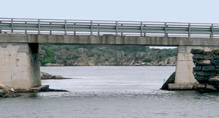 Veste Randøya ''' KAPITTEL V ''' kn kn Lykthaugen Skiegada SKIPPERGADA M : m '' WGS- Øste Randøya '' '' '' '' '' ''' '' ''' ''' På NW-siden av Øste Randøya, m betongkai, dybde fa N,-, m. Postkasse.