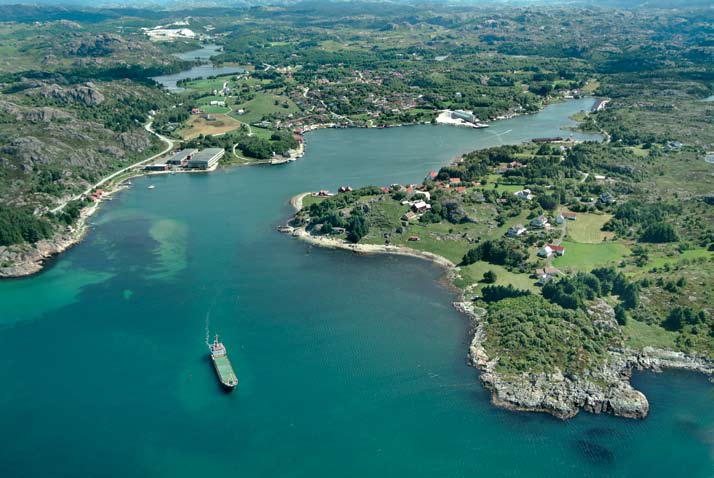 SLIPPER OG DOKKER Tekst ettet a Sted Sted Kistiansand Sjøkat (,'N,'E) Voie, Kistiansand Sjøkat (,'N,'E) Medbø, Flekkeøy Sjøkat (,'N,'E) Fasund Sjøkat (,'N,'E) Agnholmen, Fedafjoden Sjøkat (,'N,'E)