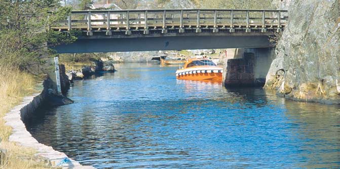 Kalvøysund Holmsund Nyhavn Klåholmen Lyngø Åkvåg Gloe Gjeving Vintestø Dyvåg Sagesund Østeå Tvedestand Boøykilen Via Klokkøya øst Snaesundet Kilsund Hisøy Tomøya