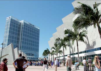 San Diego Convention Center ligger sentralt og vakkert plassert nederst i San Diego Downtown.