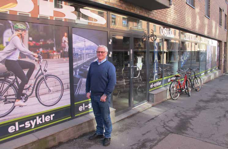 Tema // Sykkel u sykkelsesongen 6000 SYKLER: Oslo Sykkelverksteds daglige leder, Bjørn Melgård, forteller at det gjennom butikkdøra ruller 6000 sykler årlig. verkstedet som oftest er gjemt bort.